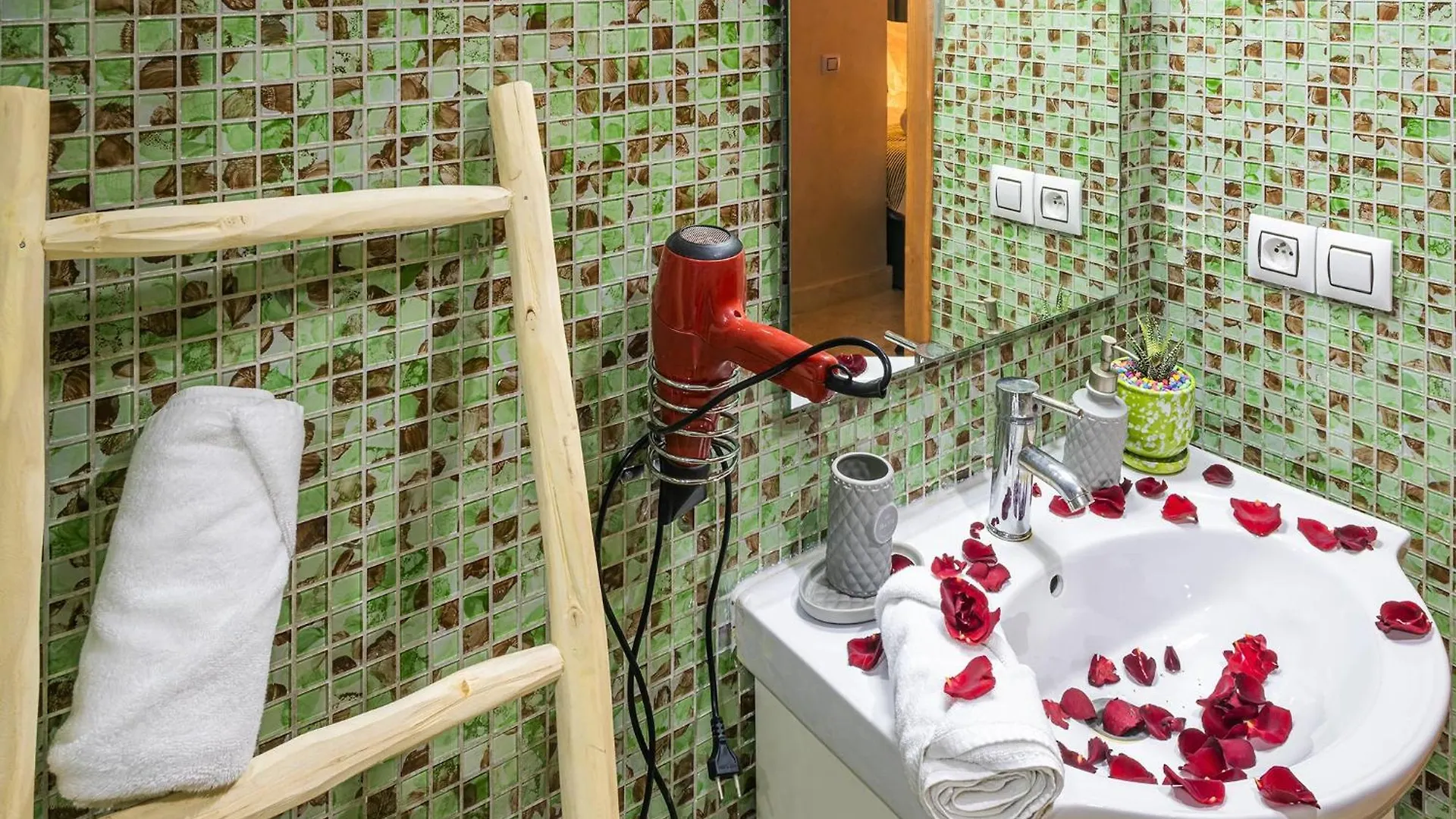 Appartement Bien Equipe Au Centre Ville Garage Prive Et Climatiseur Fibre 5G Marrakesh Morocco