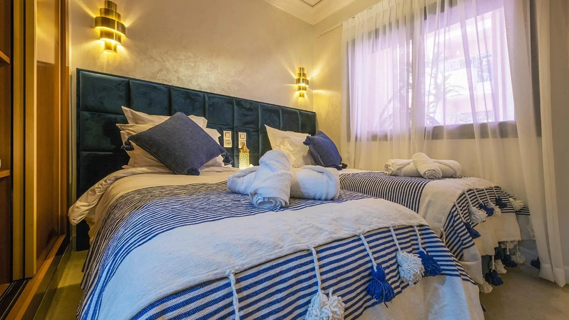 Apartment Appartement Bien Equipe Au Centre Ville Garage Prive Et Climatiseur Fibre 5G Marrakesh