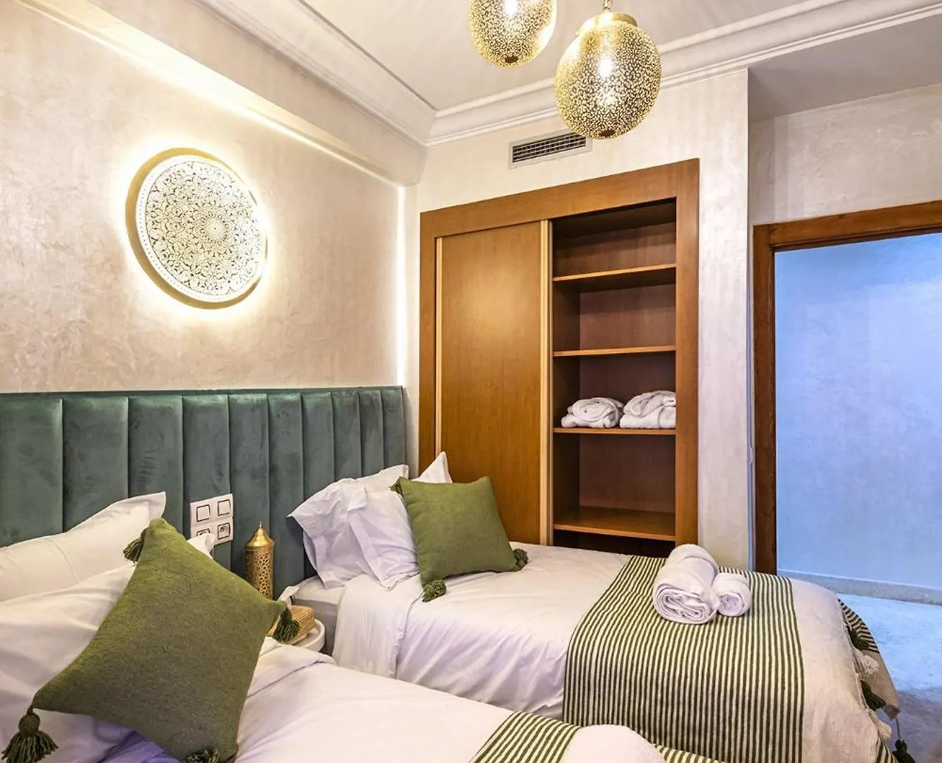 Appartement Bien Equipe Au Centre Ville Garage Prive Et Climatiseur Fibre 5G Marrakesh 0*,