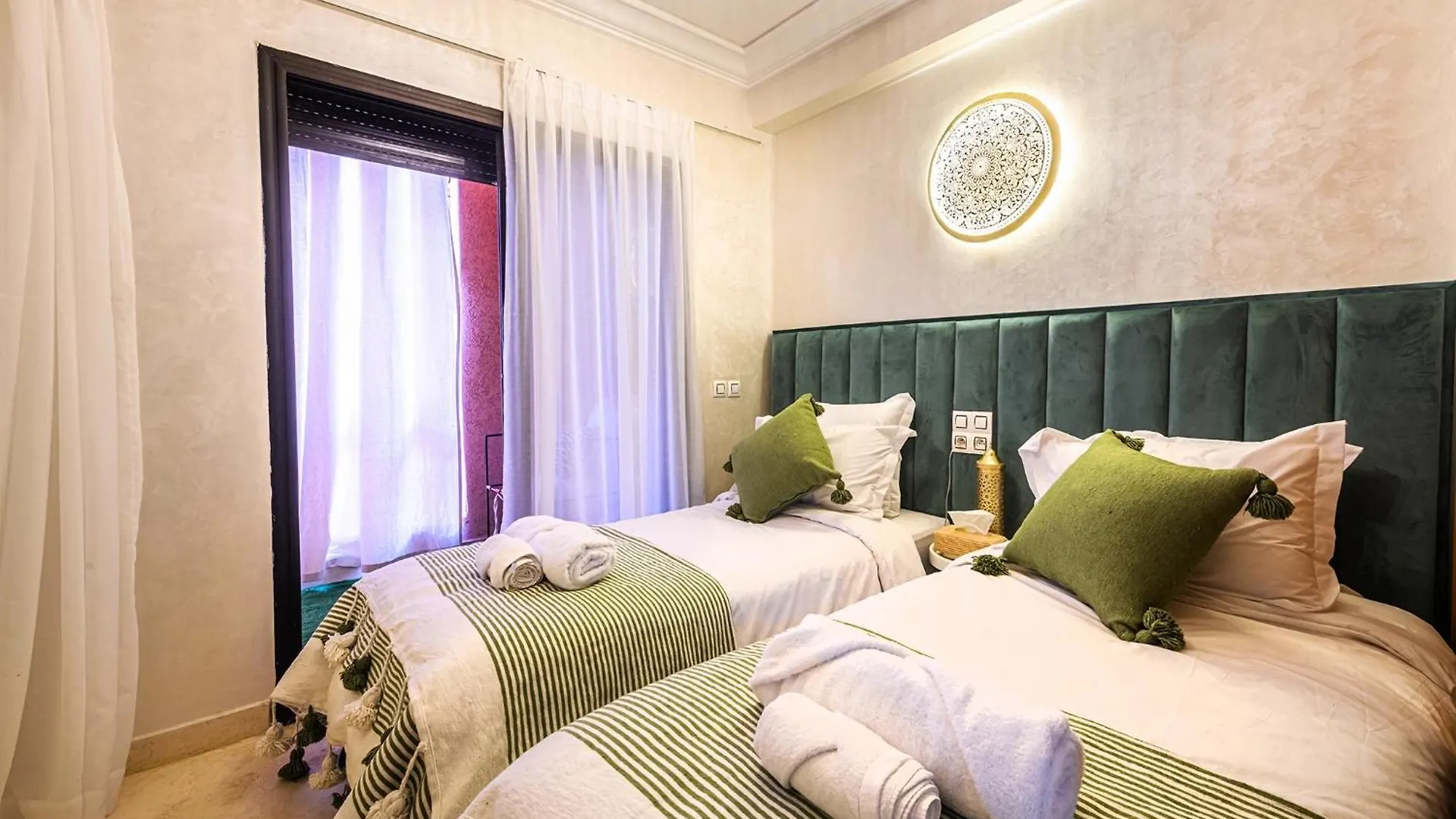 Apartment Appartement Bien Equipe Au Centre Ville Garage Prive Et Climatiseur Fibre 5G Marrakesh
