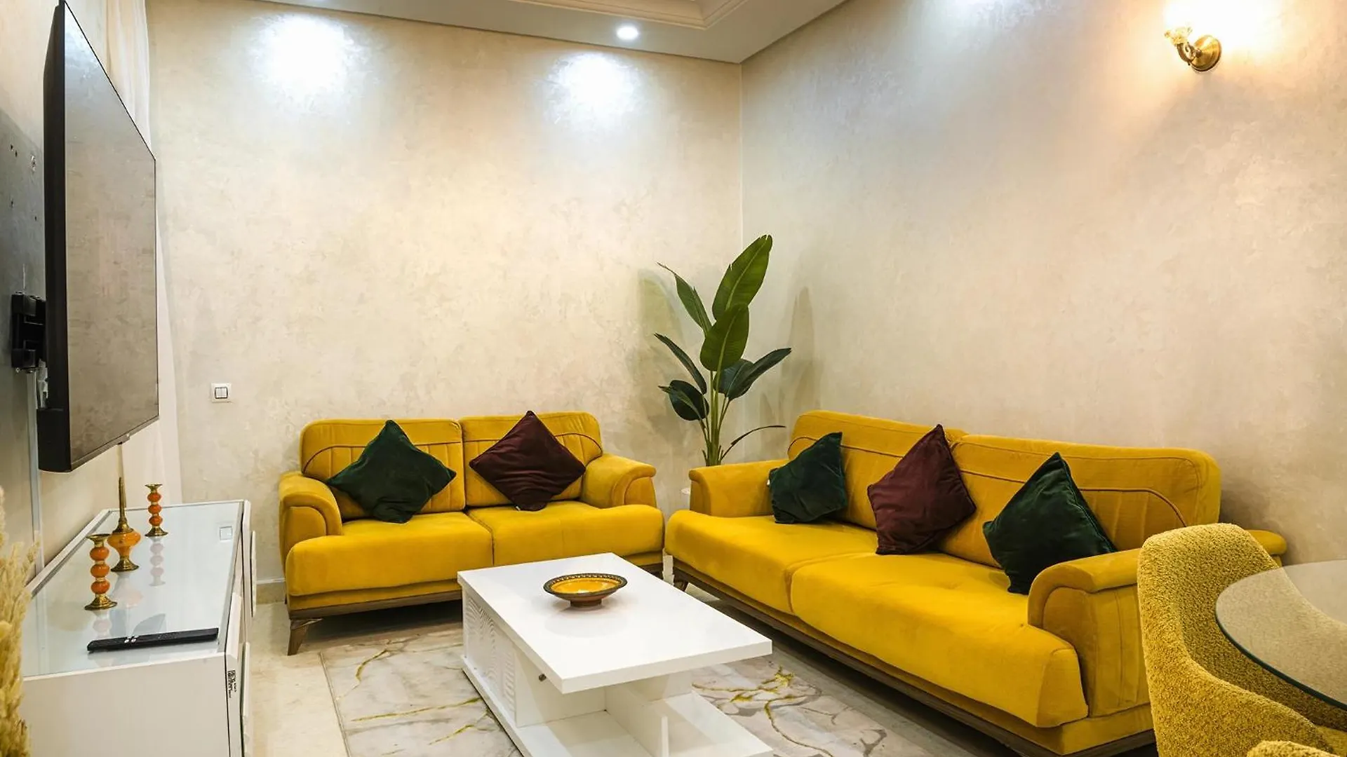 Appartement Bien Equipe Au Centre Ville Garage Prive Et Climatiseur Fibre 5G Marrakesh 0*,