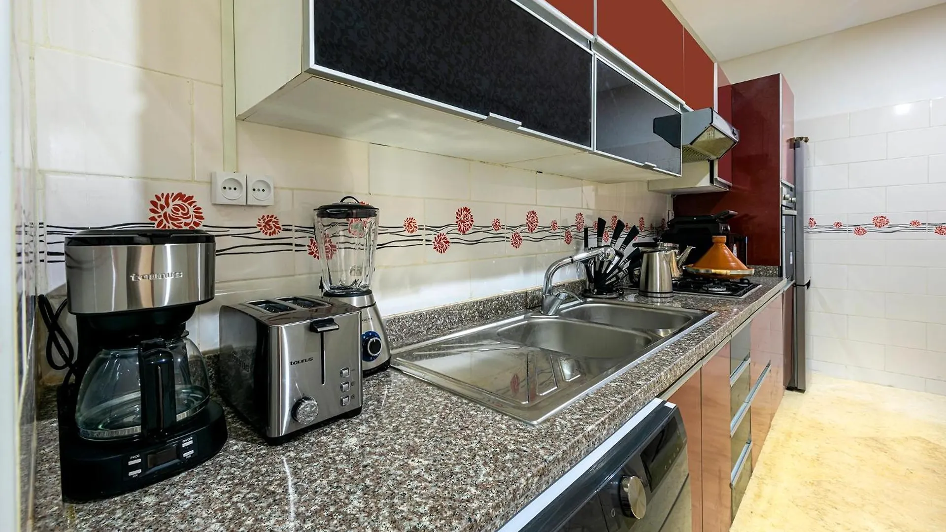 Apartment Appartement Bien Equipe Au Centre Ville Garage Prive Et Climatiseur Fibre 5G Marrakesh Morocco