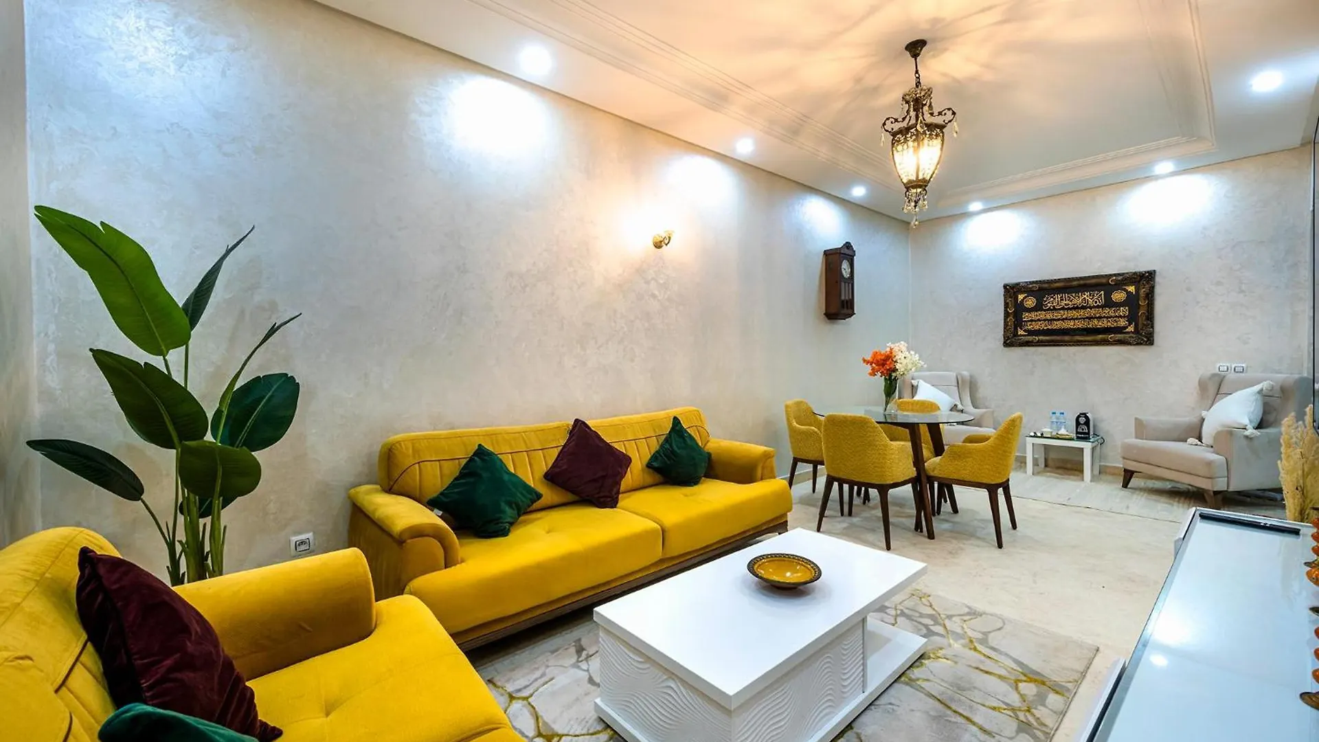 Appartement Bien Equipe Au Centre Ville Garage Prive Et Climatiseur Fibre 5G Marrakesh