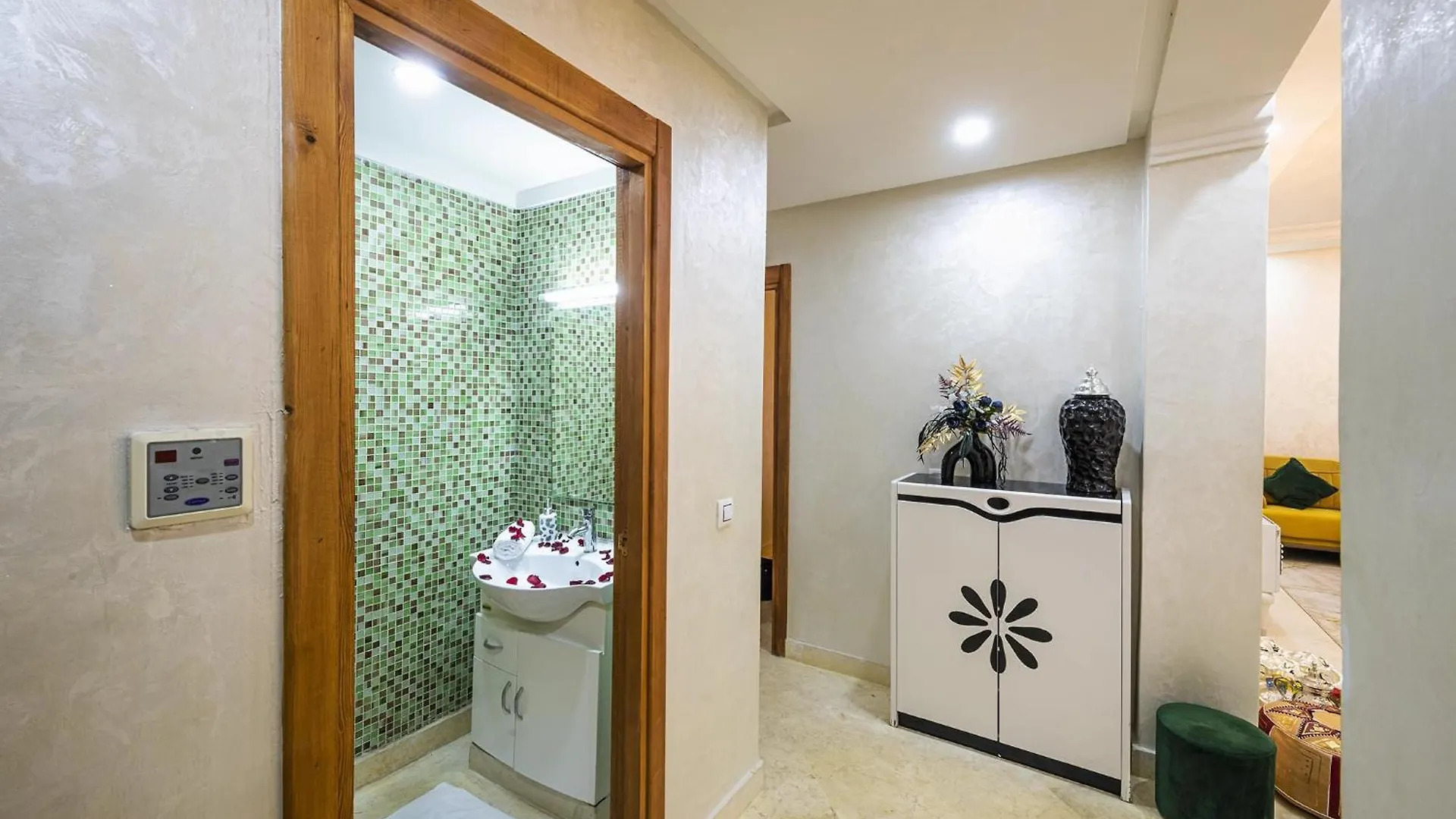 Appartement Bien Equipe Au Centre Ville Garage Prive Et Climatiseur Fibre 5G Marrakesh