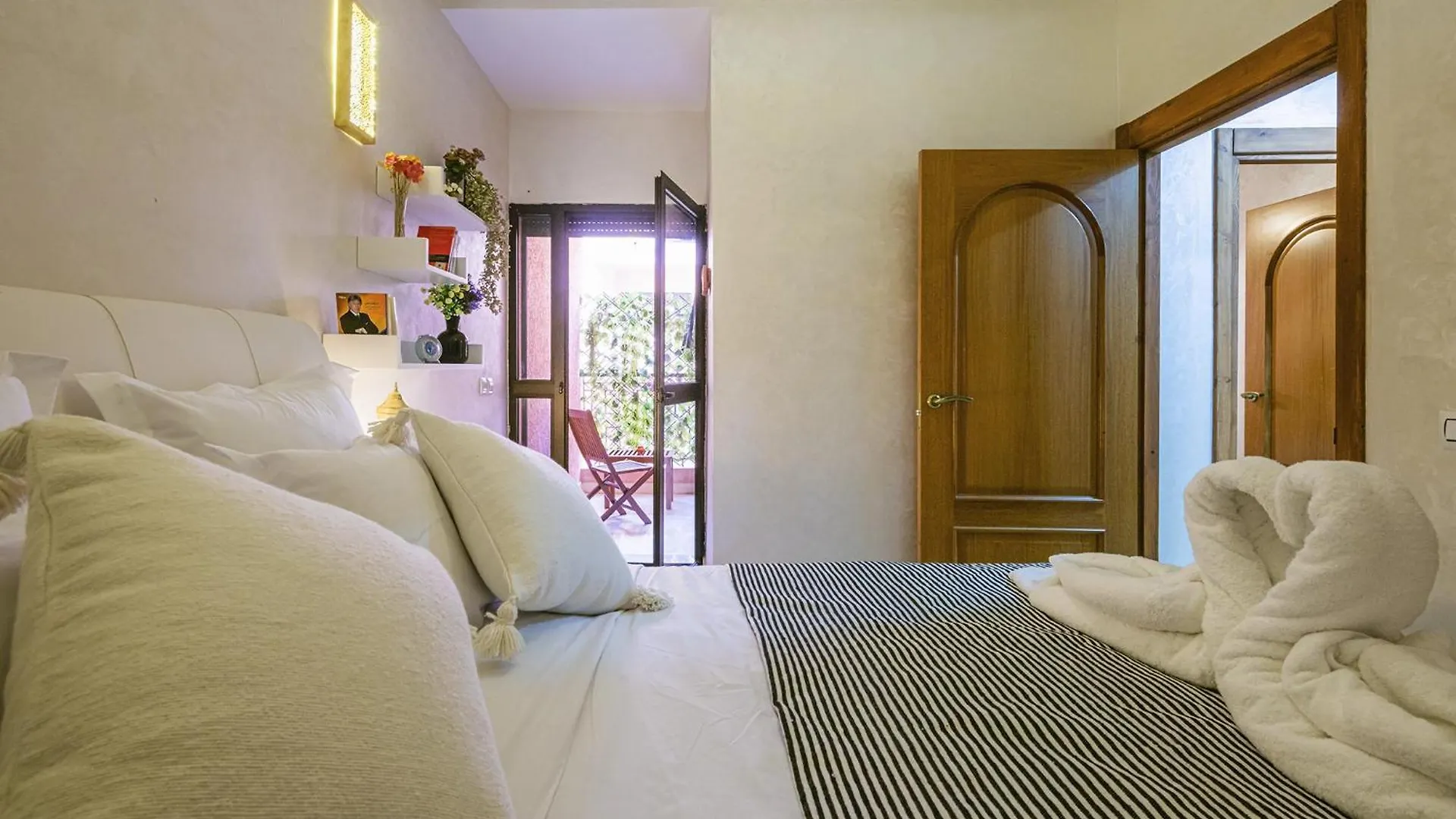 Appartement Bien Equipe Au Centre Ville Garage Prive Et Climatiseur Fibre 5G Marrakesh 0*,