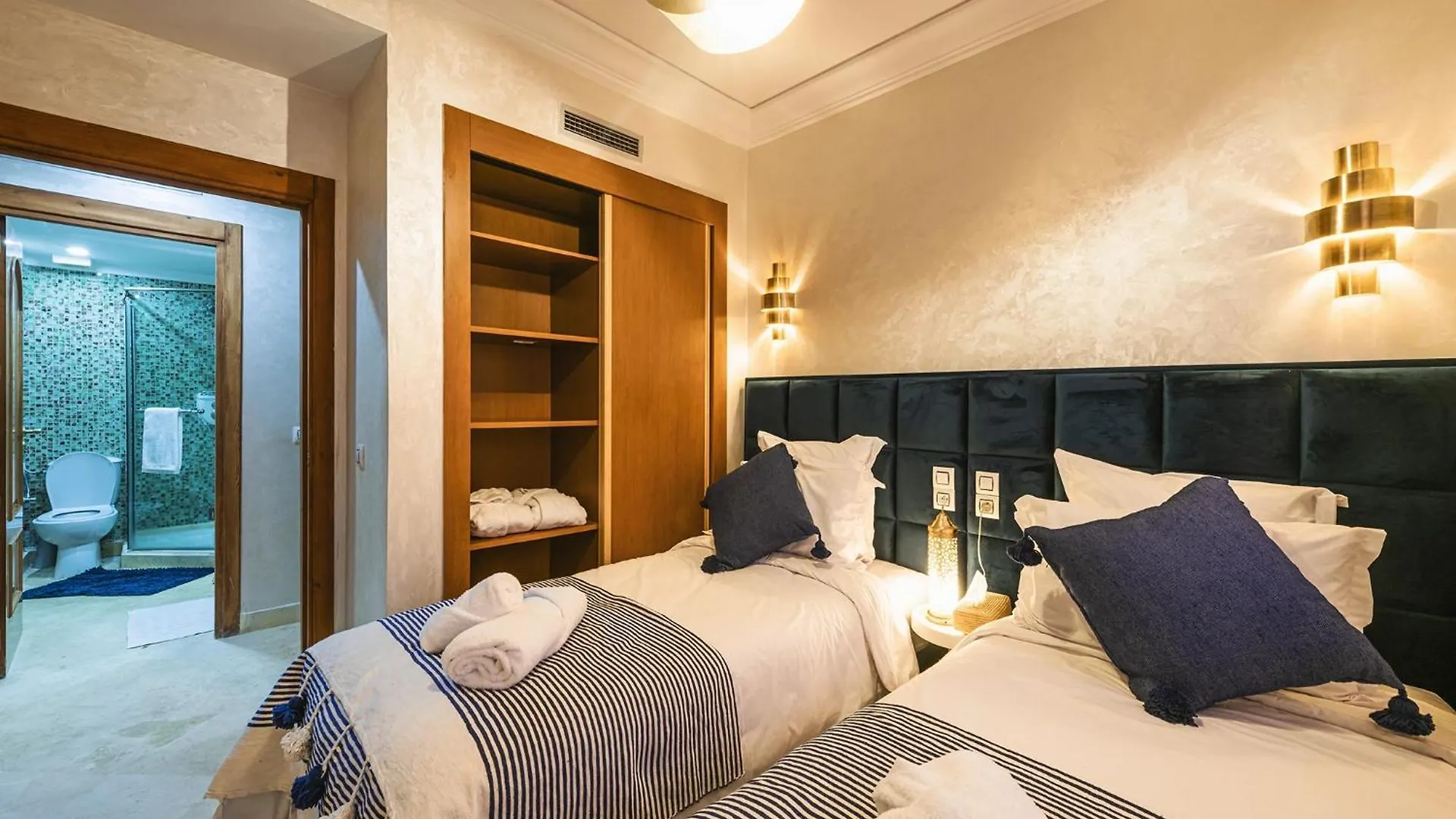 Appartement Bien Equipe Au Centre Ville Garage Prive Et Climatiseur Fibre 5G Marrakesh Marocco