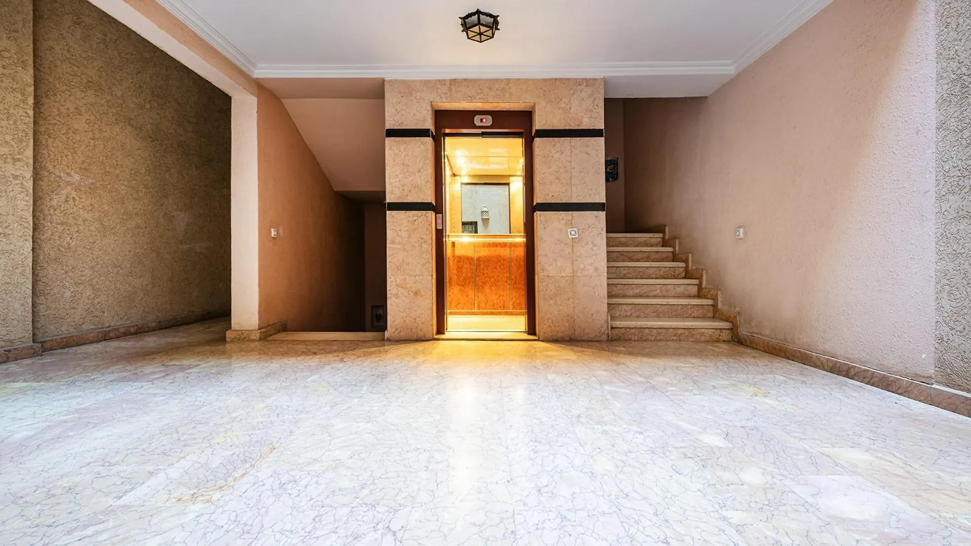 Appartement Bien Equipe Au Centre Ville Garage Prive Et Climatiseur Fibre 5G Marrakesh